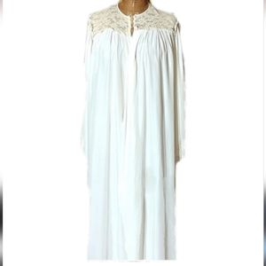 Vintage Miss New Yorker lacy robe